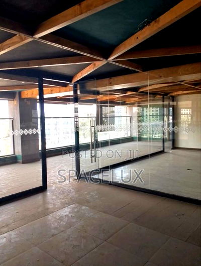 Large Capacity Stragic Restaurant 6223 SQFT - Image 2