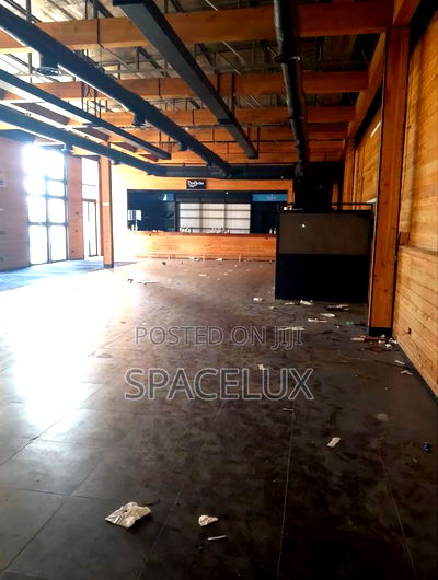 Large Capacity Stragic Restaurant 6223 SQFT - Image 5