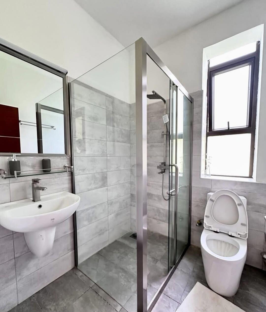 5-Bed Townhouse with Fireplace & Forest Views – Karen Ololua