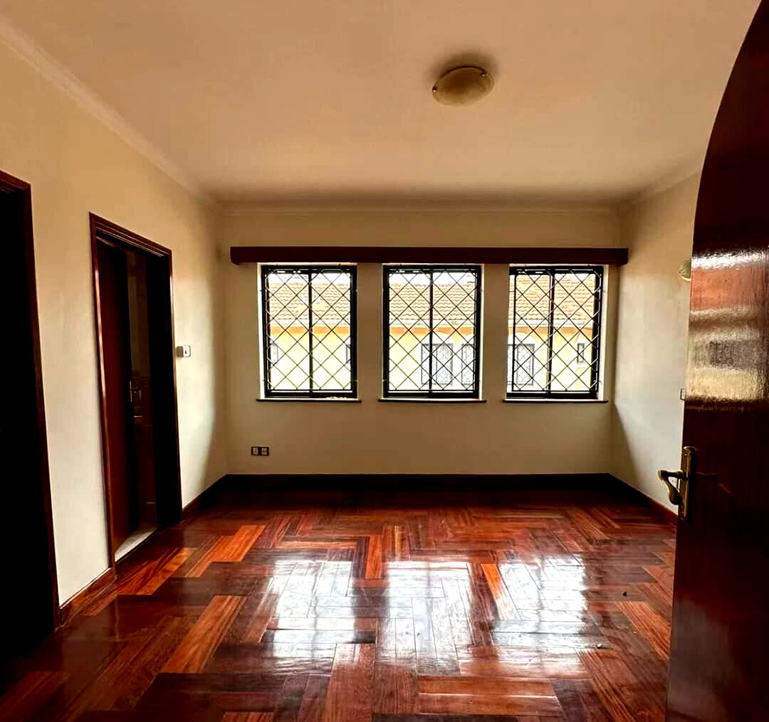 Pet-Friendly 5-Ensuite Townhouse with DSQ in Lavington Gated Community