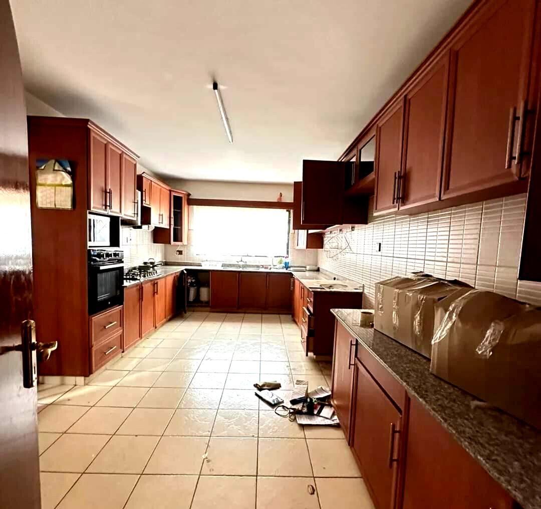 Pet-Friendly 5-Ensuite Townhouse with DSQ in Lavington Gated Community