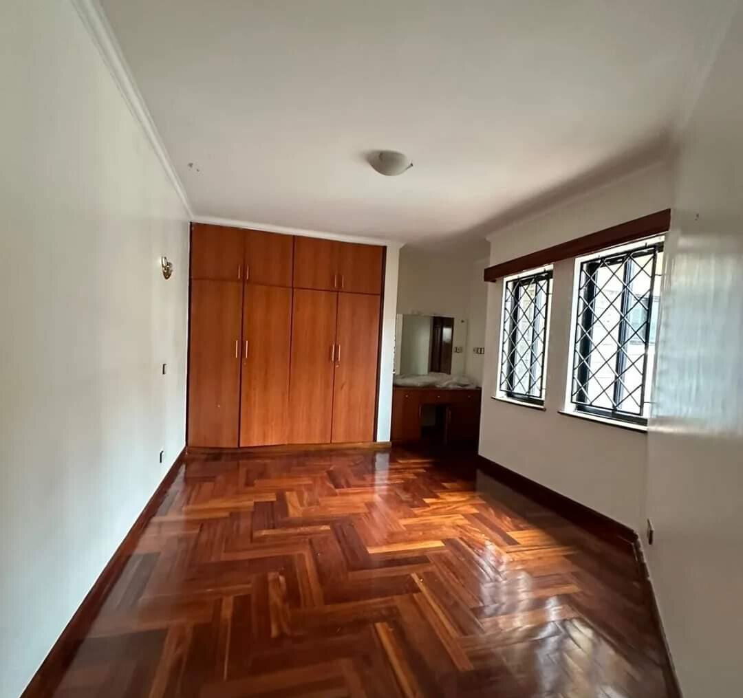 Pet-Friendly 5-Ensuite Townhouse with DSQ in Lavington Gated Community