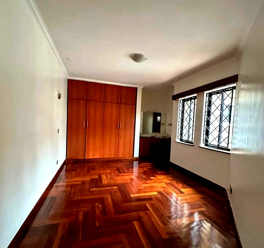 Pet-Friendly 5-Ensuite Townhouse with DSQ in Lavington Gated Community