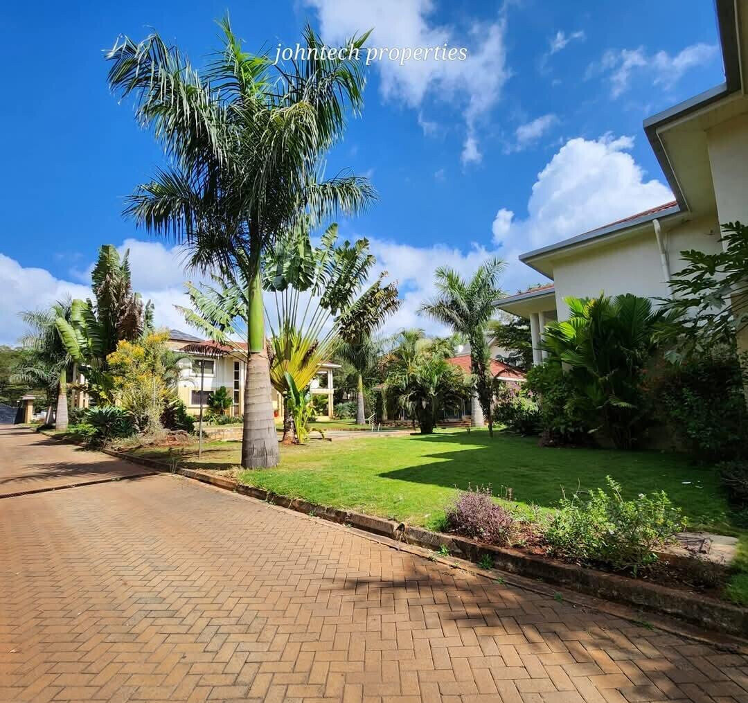 5-Ensuite Townhouse with Gym, Sauna & Shared Pool on Half-Acre – Hardy
