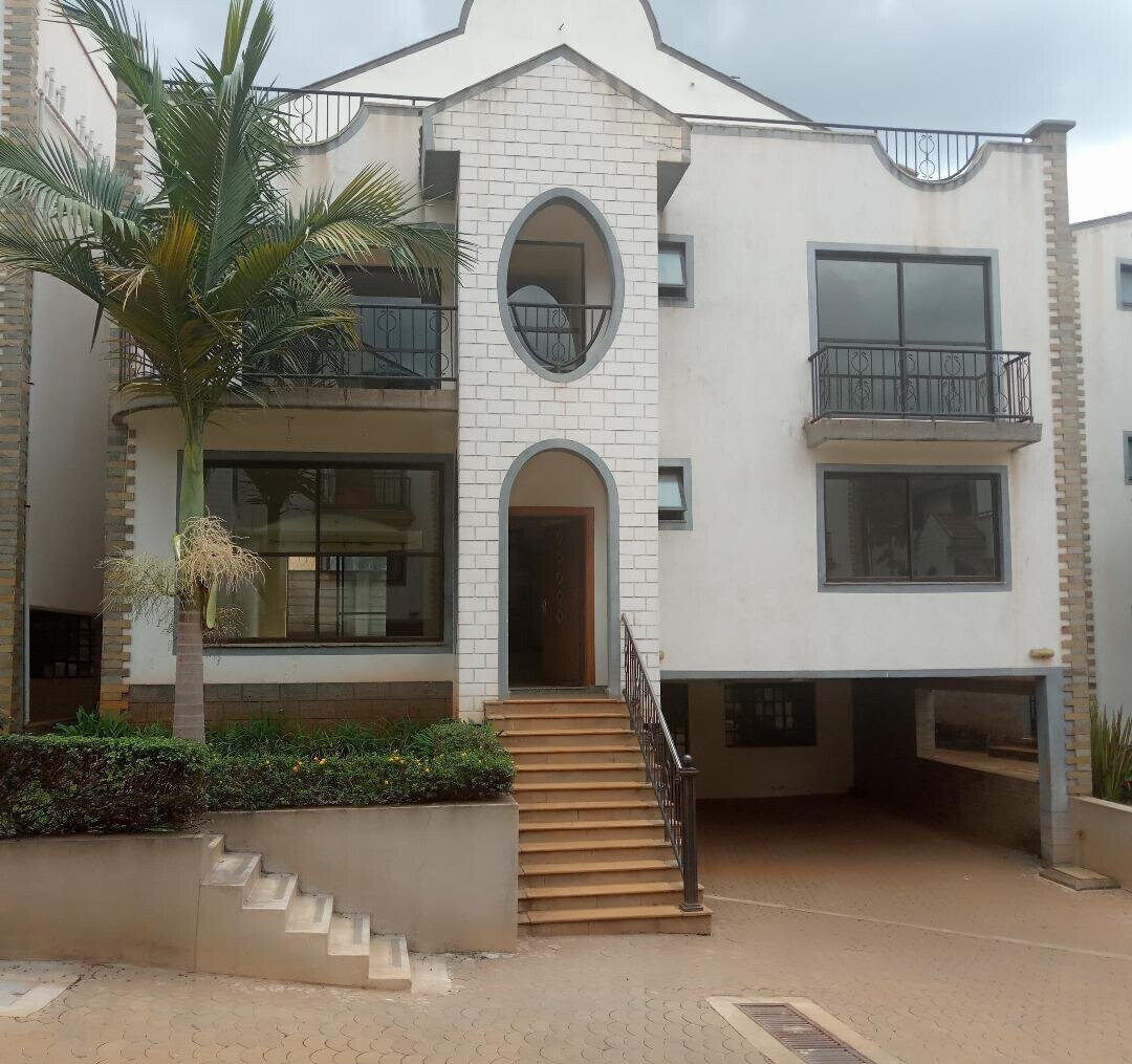 5-Ensuite Townhouse with Jacuzzi & Solar - Westlands