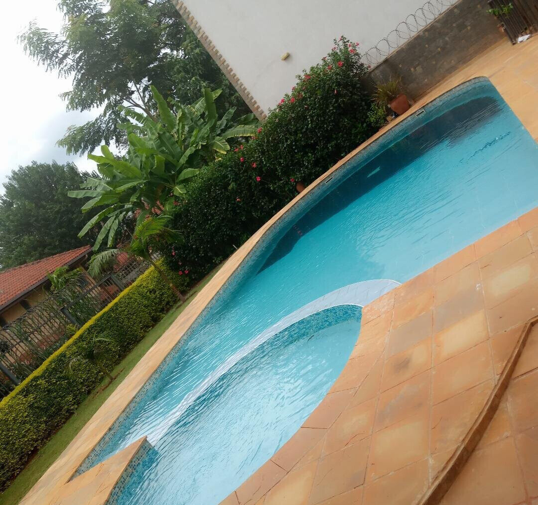 5-Ensuite Townhouse with Jacuzzi & Solar - Westlands