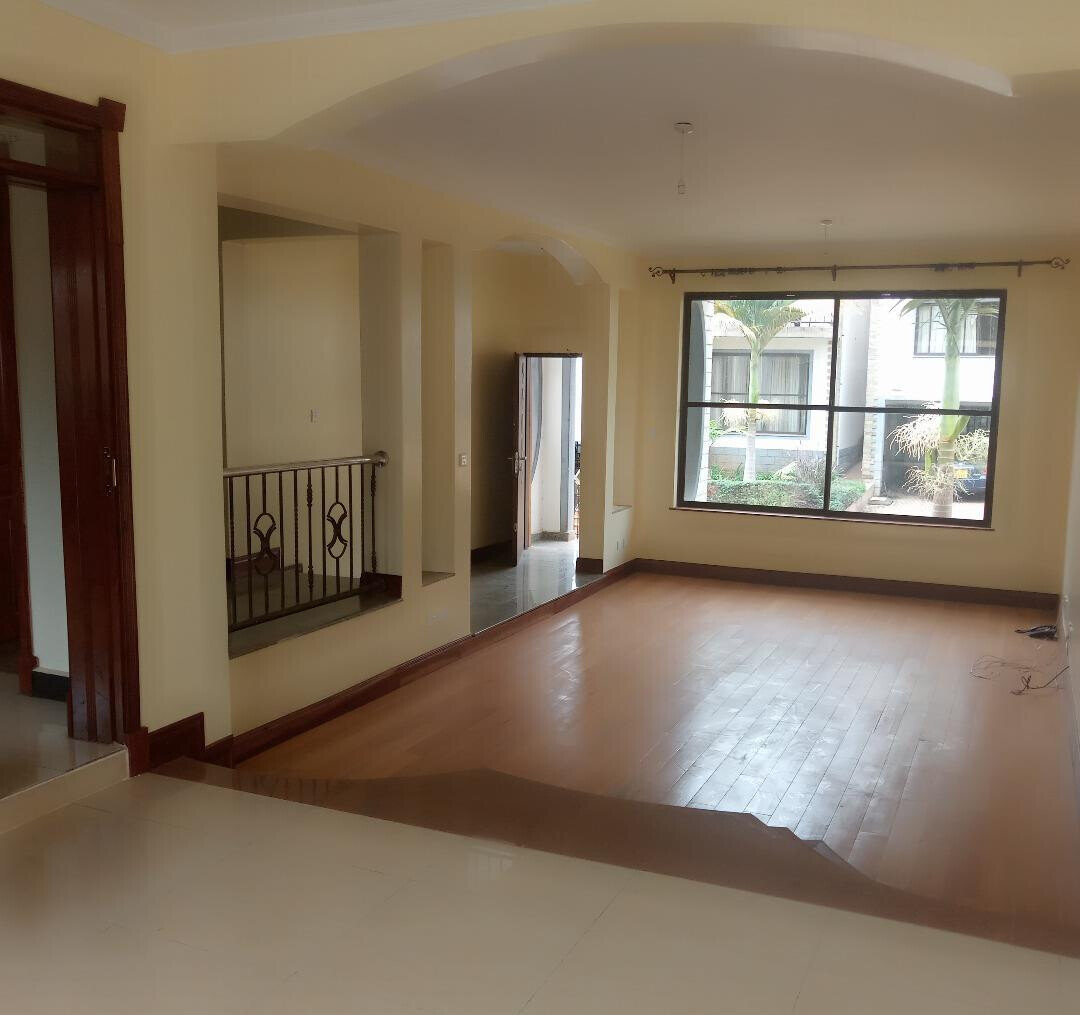 5-Ensuite Townhouse with Jacuzzi & Solar - Westlands