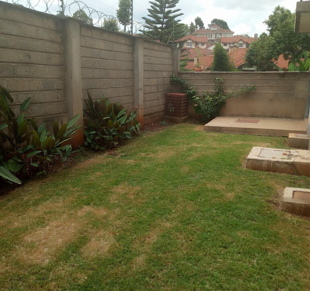 5-Ensuite Townhouse with Jacuzzi & Solar - Westlands