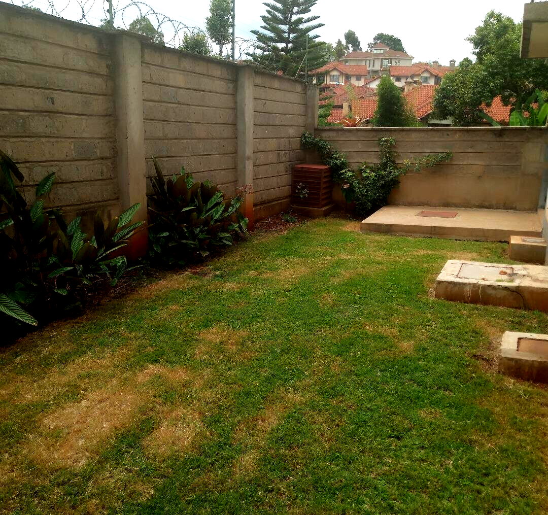 5-Ensuite Townhouse with Jacuzzi & Solar - Westlands