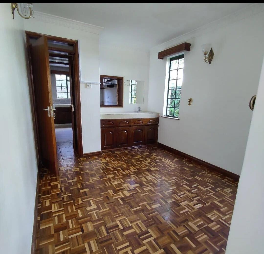 4-Bed Townhouse with Fireplace & Staff Quarters - Lavington