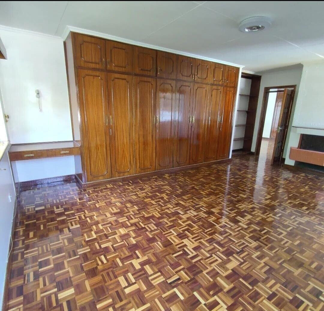 4-Bed Townhouse with Fireplace & Staff Quarters - Lavington