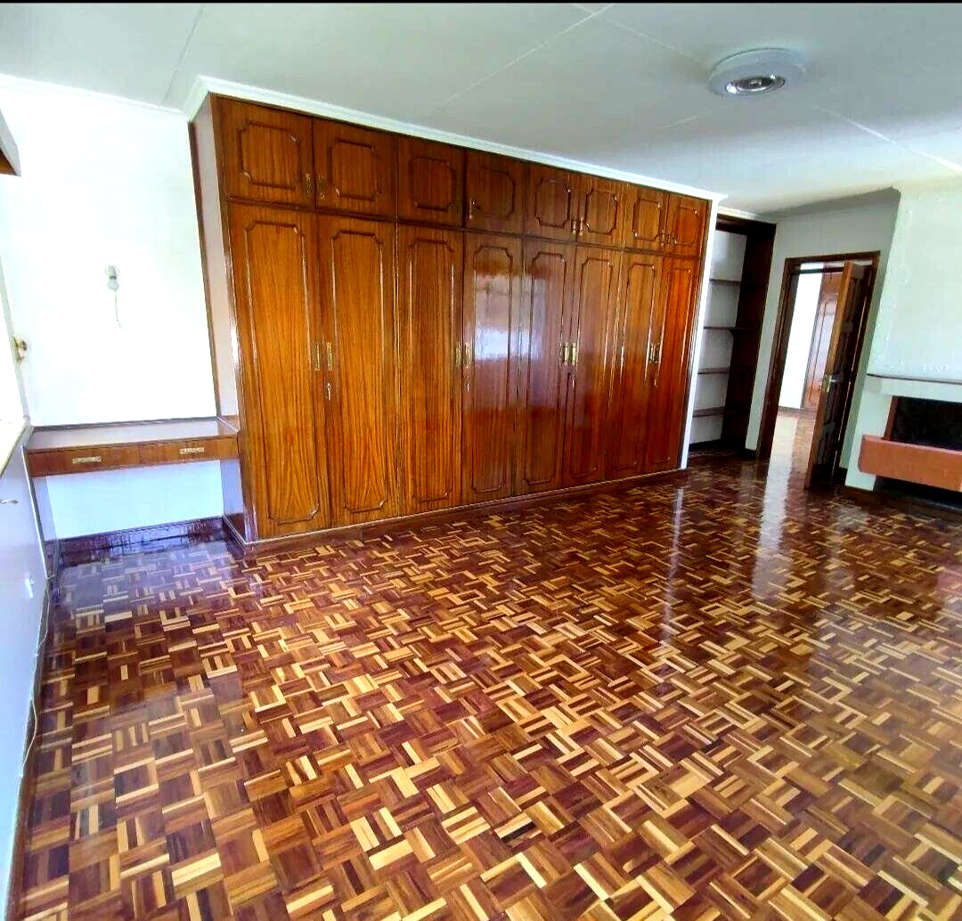 4-Bed Townhouse with Fireplace & Staff Quarters - Lavington