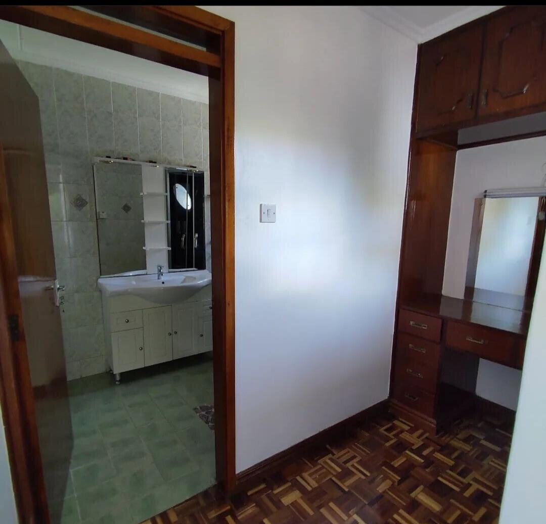 4-Bed Townhouse with Fireplace & Staff Quarters - Lavington