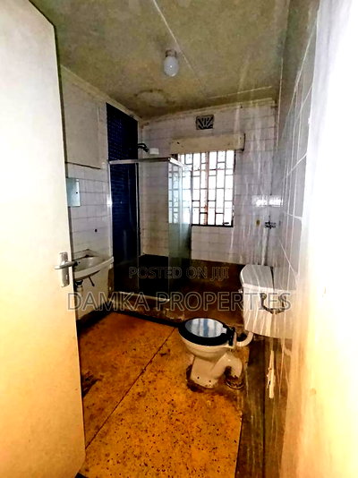 4bdrm Bungalow in Milimani, Nakuru Town East for sale - Image 9