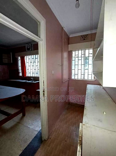 4bdrm Bungalow in Milimani, Nakuru Town East for sale - Image 6