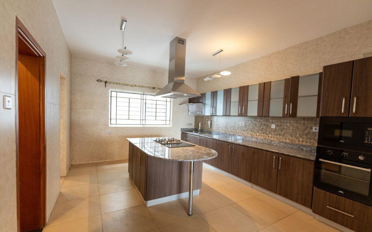 3BR Luxury Apartment with Custom Finishes & High-Speed Lifts - Kileleshwa