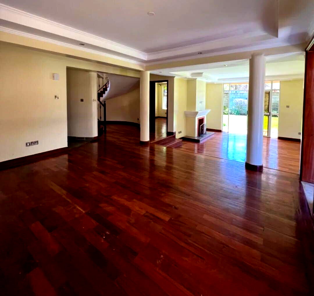 5-Ensuite Triple-Storey Townhouse with Sunken Living Room - Lavington