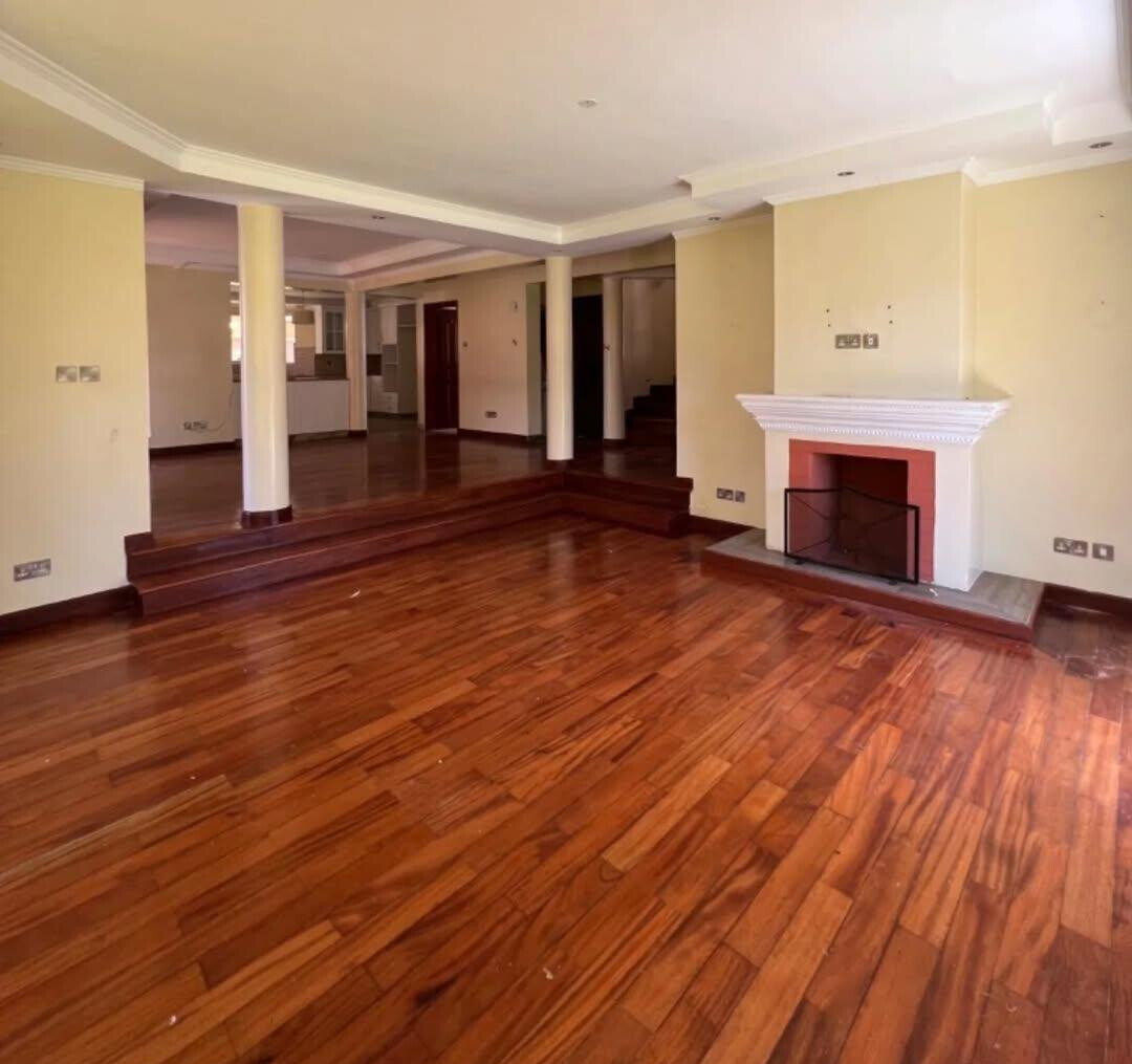 5-Ensuite Triple-Storey Townhouse with Sunken Living Room - Lavington