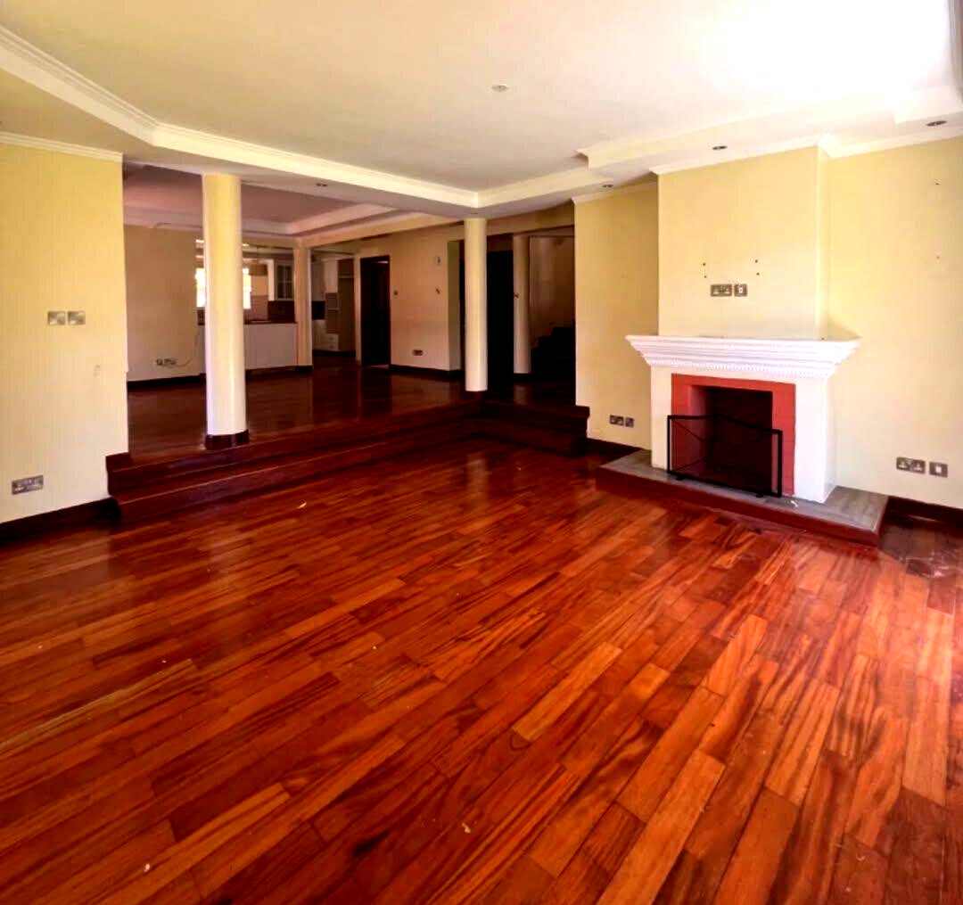 5-Ensuite Triple-Storey Townhouse with Sunken Living Room - Lavington