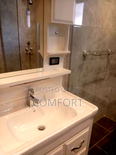 6bdrm Townhouse / Terrace in Lavington Green for rent - Image 3