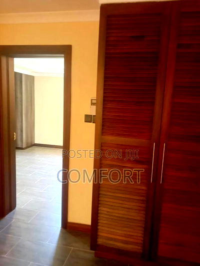 6bdrm Townhouse / Terrace in Lavington Green for rent - Image 6