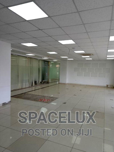 Riverside 5000sqft Classic Space - Image 8