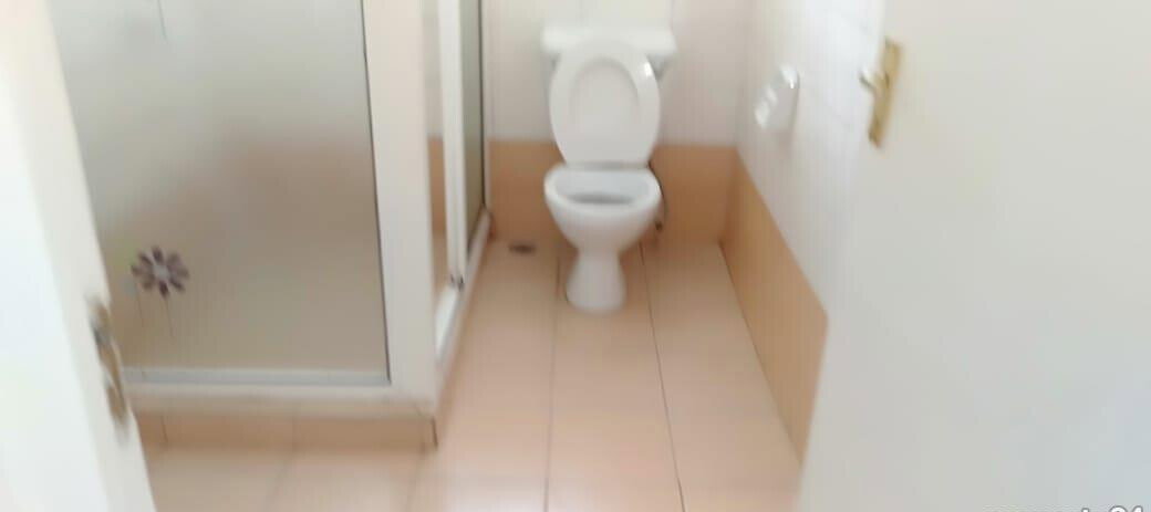 4-Bed Maisonette with Private Gate & Parking - Westlands