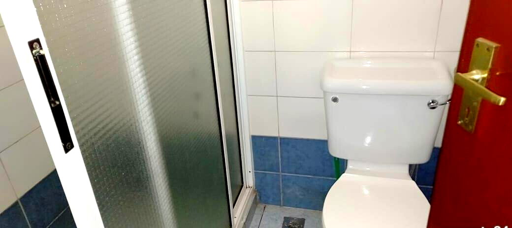 4-Bed Maisonette with Private Gate & Parking - Westlands