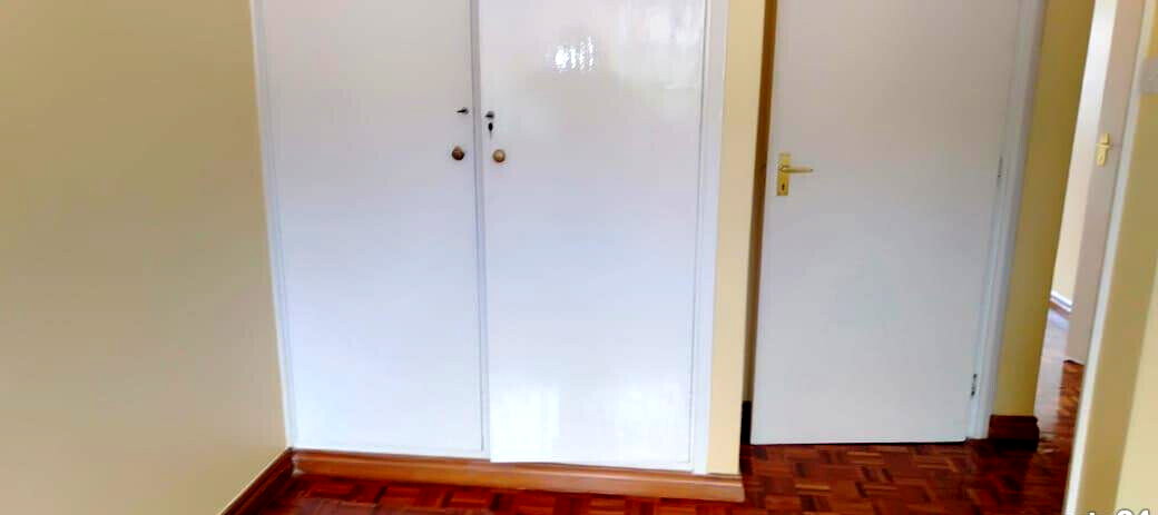 4-Bed Maisonette with Private Gate & Parking - Westlands