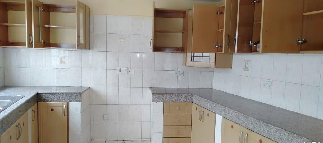 4-Bed Maisonette with Private Gate & Parking - Westlands