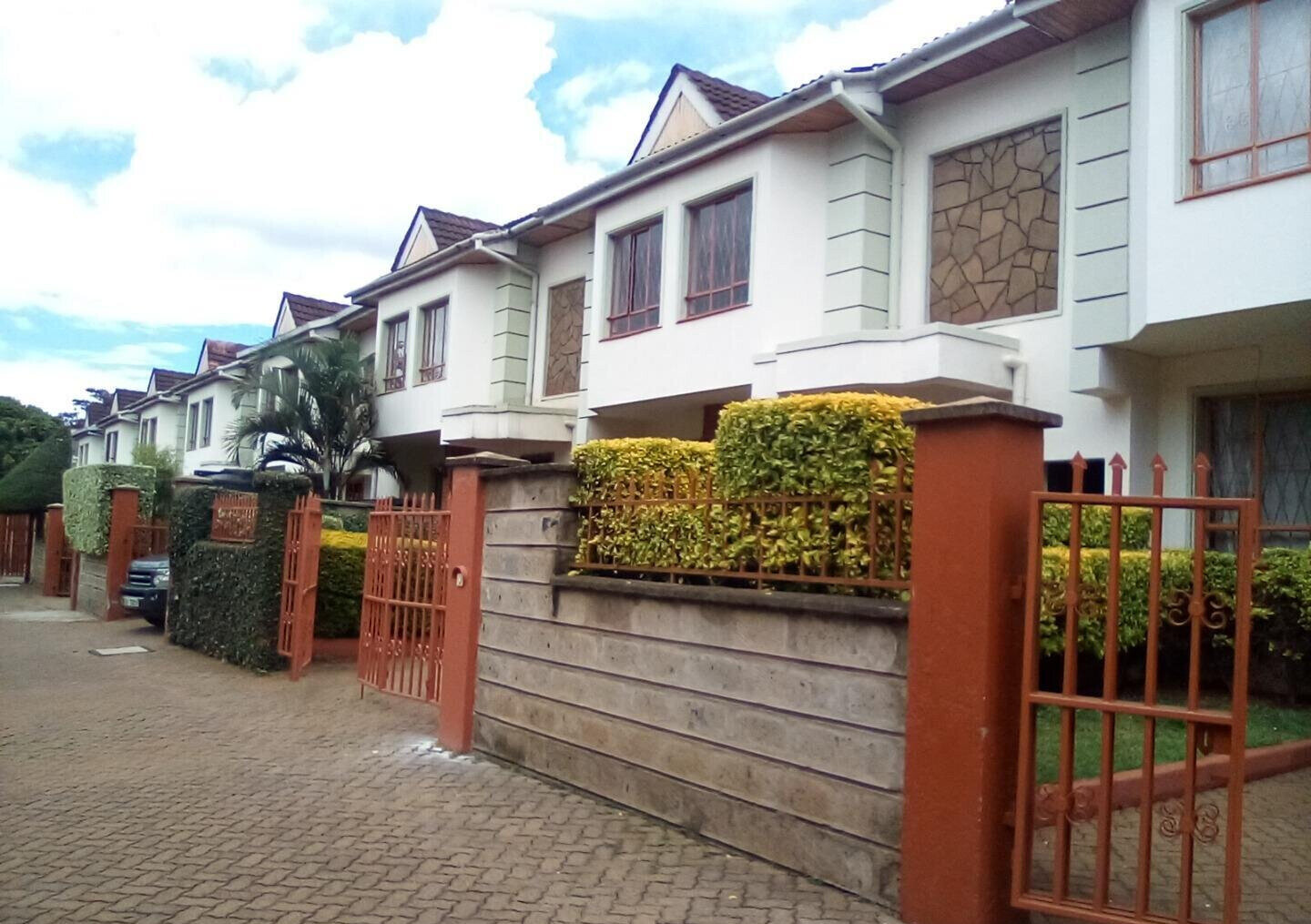 4-Bed Townhouse with Pool & Staff Quarters - Westlands