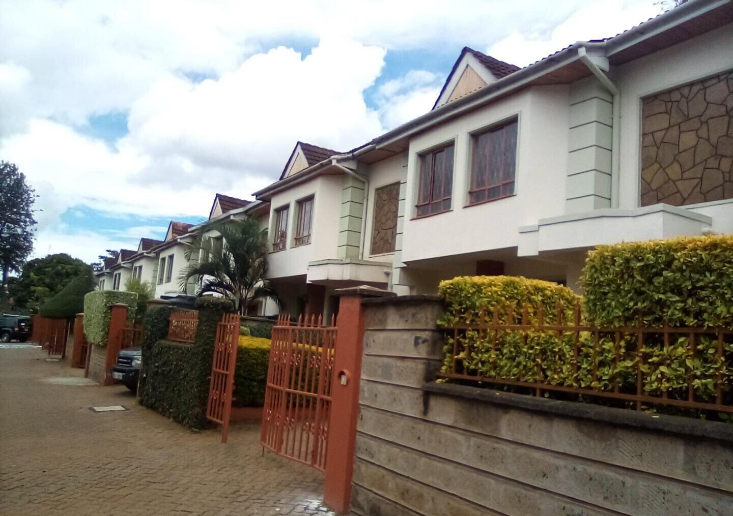 4-Bed Townhouse with Pool & Staff Quarters - Westlands