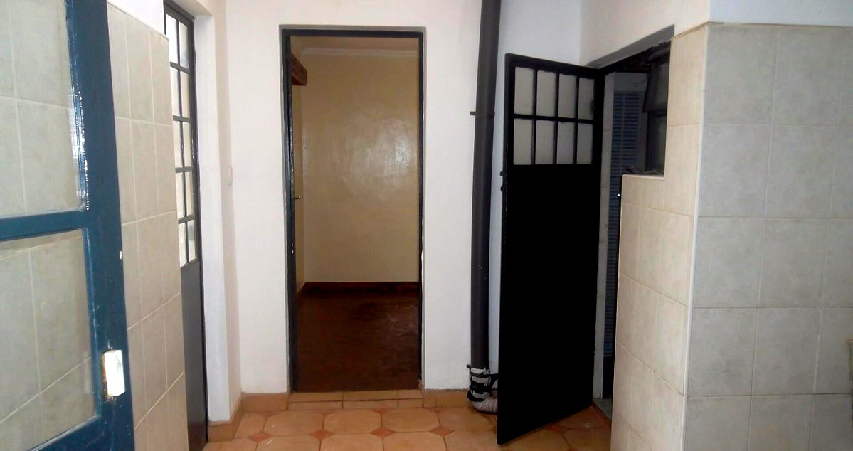 5-Ensuite Townhouse with Fireplace & Wooden Floors - Lavington