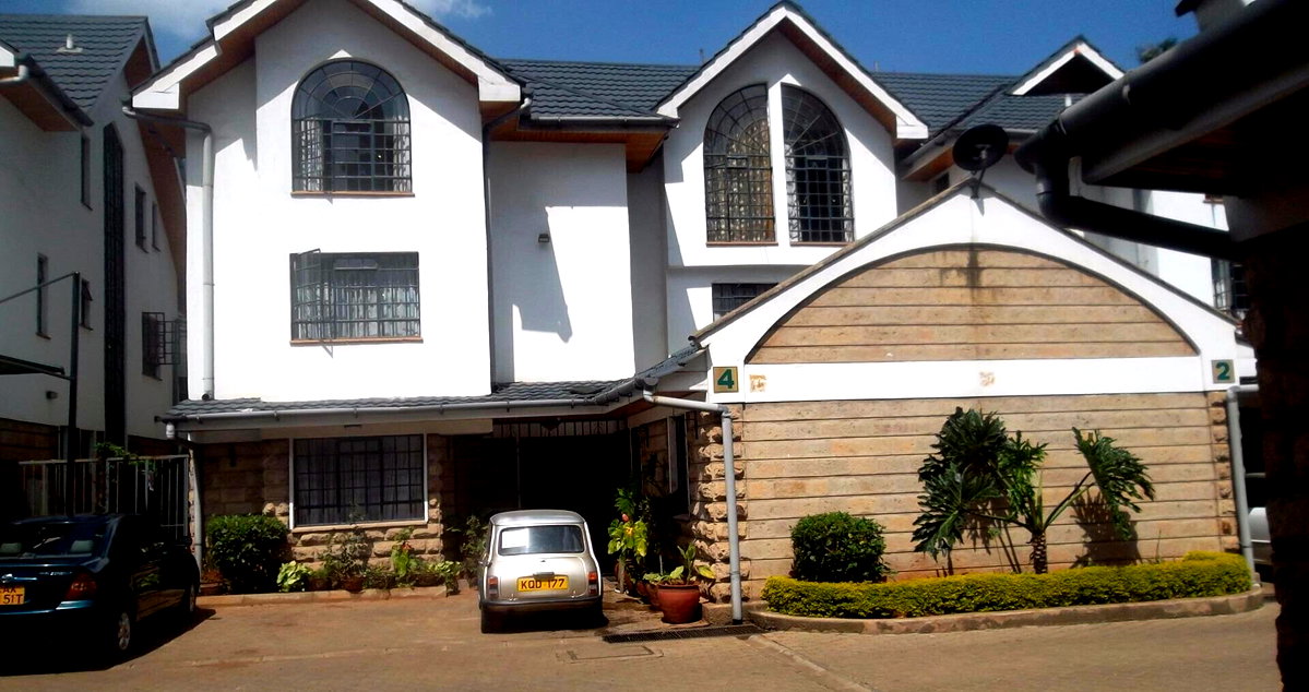5-Ensuite Townhouse with Fireplace & Wooden Floors - Lavington