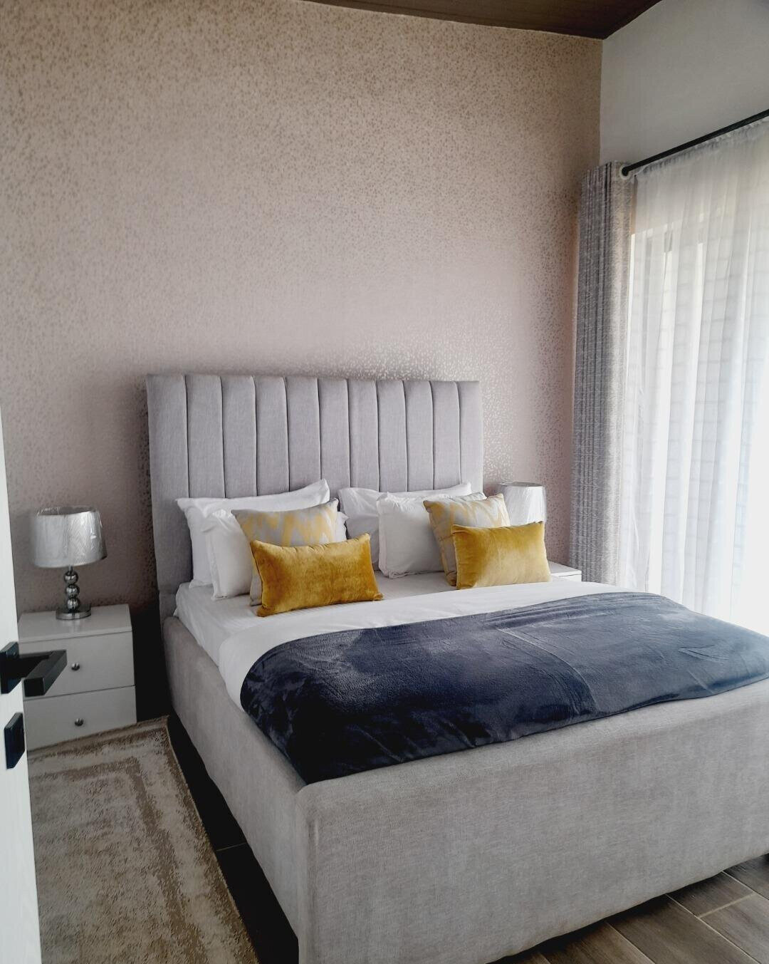 6BR Townhouse with DSQ & Clubhouse Access - South C