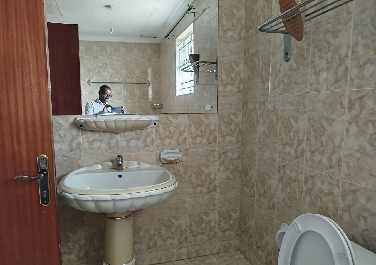 Half Acre 5BR Garden Home at KSh 350K
