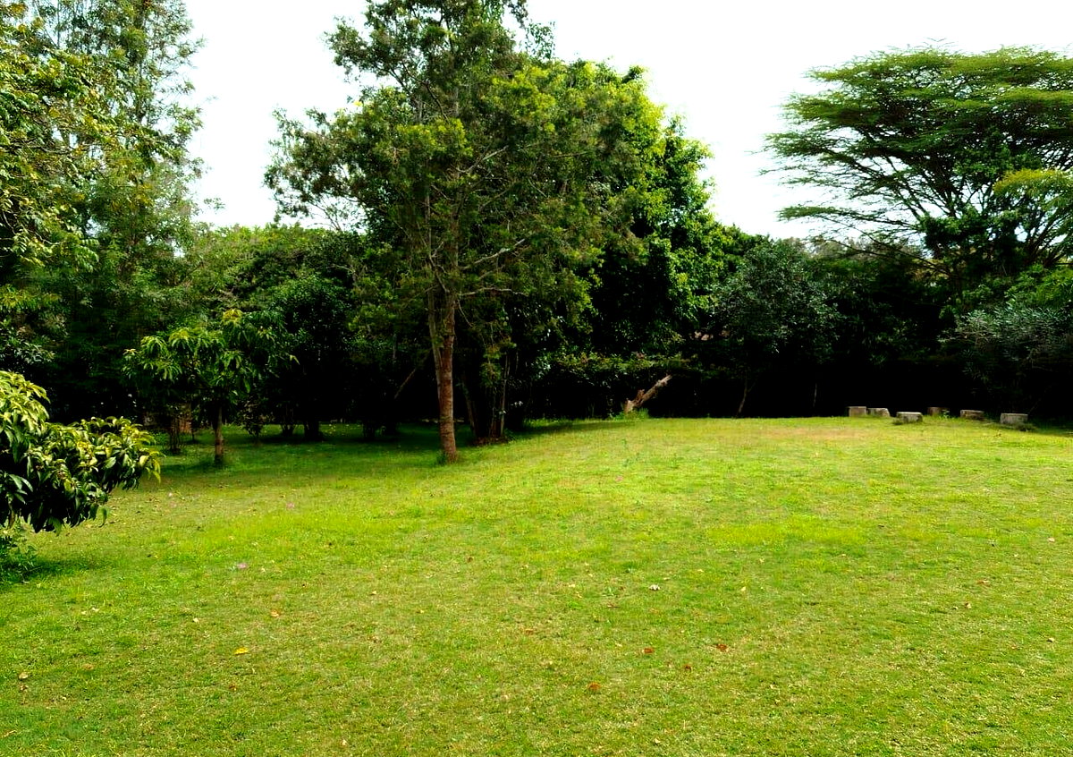Half Acre 5BR Garden Home at KSh 350K