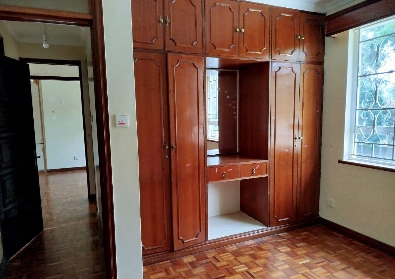 Half Acre 5BR Garden Home at KSh 350K
