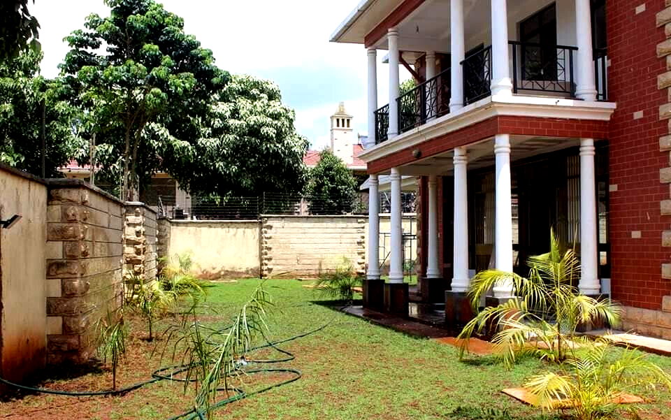 6-Bedroom Private Retreat with Clubhouse & Pool – Karen Hardy