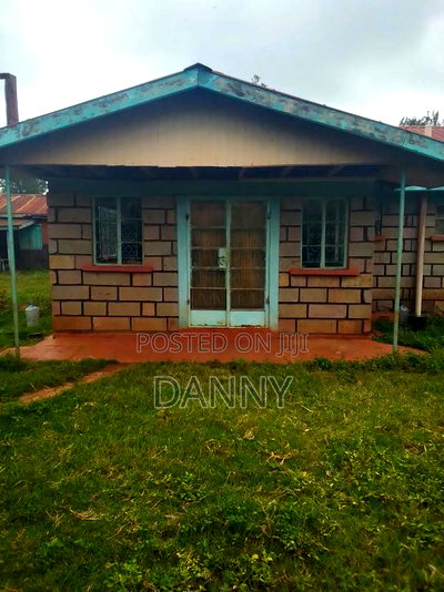 4bdrm Bungalow in Kerugoya for sale - Image 7