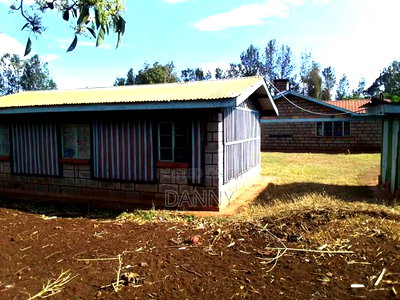 4bdrm Bungalow in Kerugoya for sale - Image 4