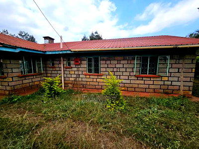 4bdrm Bungalow in Kerugoya for sale - Image 8