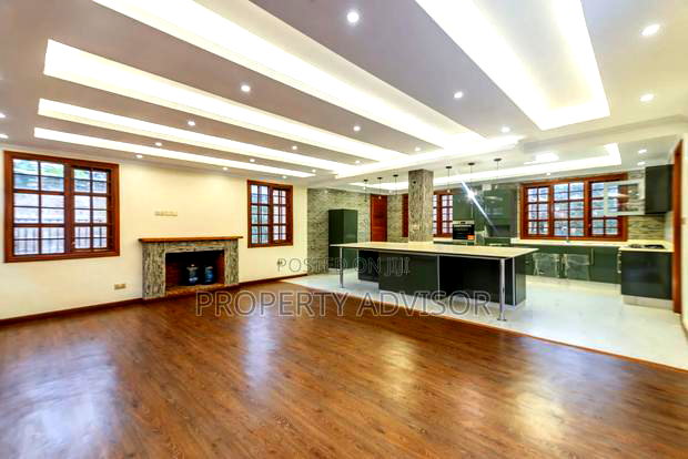 9bdrm Mansion in Ridgeways Gardens for sale