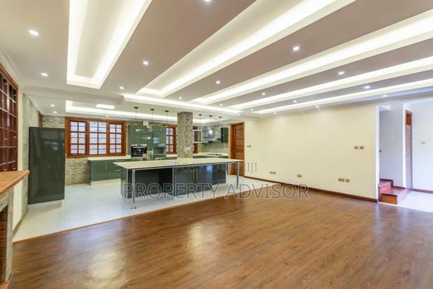 9bdrm Mansion in Ridgeways Gardens for sale