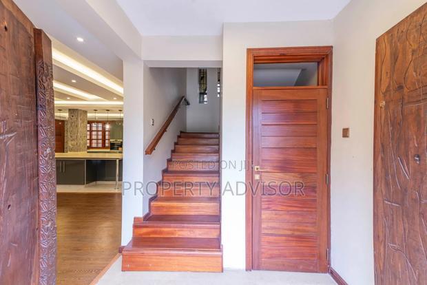 9bdrm Mansion in Ridgeways Gardens for sale