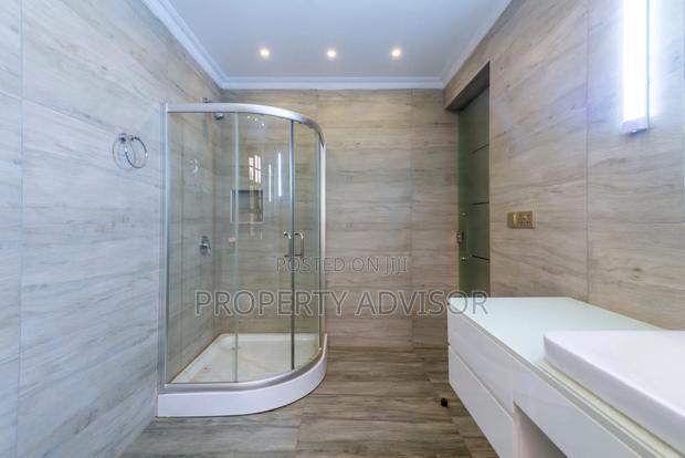 9bdrm Mansion in Ridgeways Gardens for sale