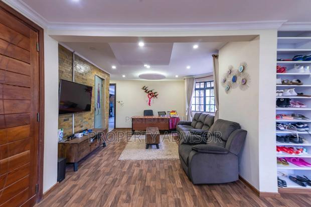 9bdrm Mansion in Ridgeways Gardens for sale