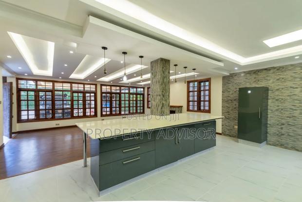 9bdrm Mansion in Ridgeways Gardens for sale