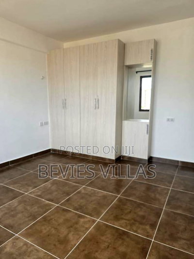 3bdrm Apartment in Parklands for rent - Image 4