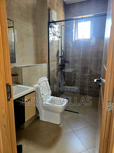 3bdrm Apartment in Parklands for rent - Image 8